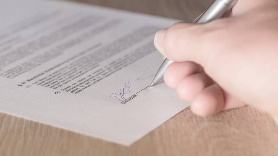 handtekening zetten onder contract