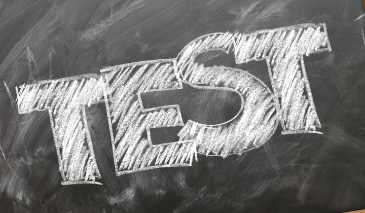 Krijtbord met daarop de tekst: Test.